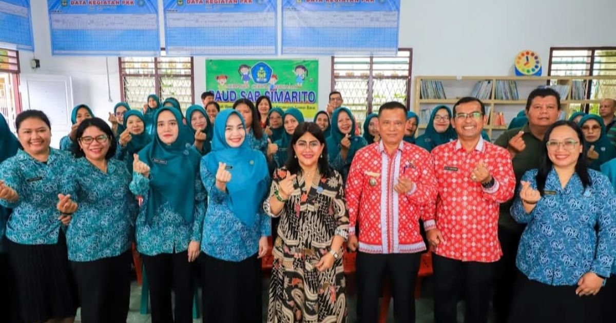 Lomba Tertib Administrasi PKK Tingkat Sumut, Ketua TP PKK Ny Liswati Beri Motivasi dan Pembinaan kepada TP PKK Kelurahan Simarito