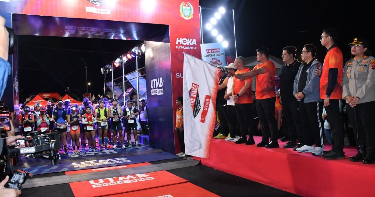 Gubernur Sumatera Utara Bersama Bupati Samosir Lepas Peserta Lomba 100K Trail of The Kings 2026