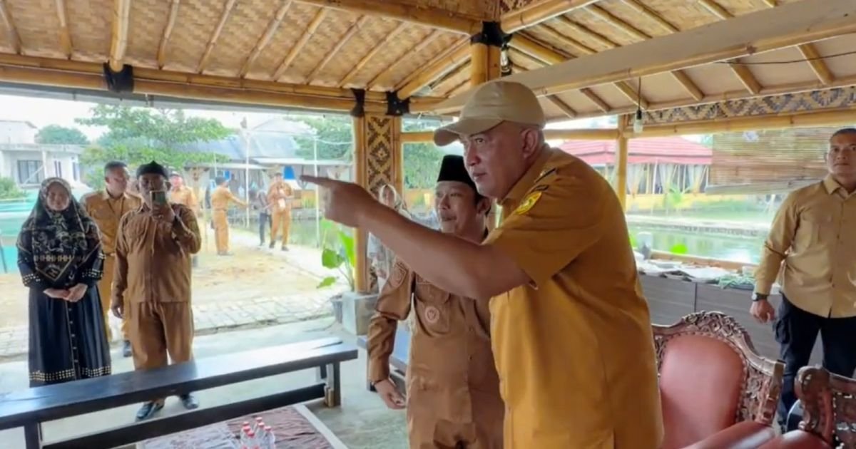 Bupati Bogor Rudy Susmanto Dialog Bersama Komunitas Budidaya Ikan di Ciseeng