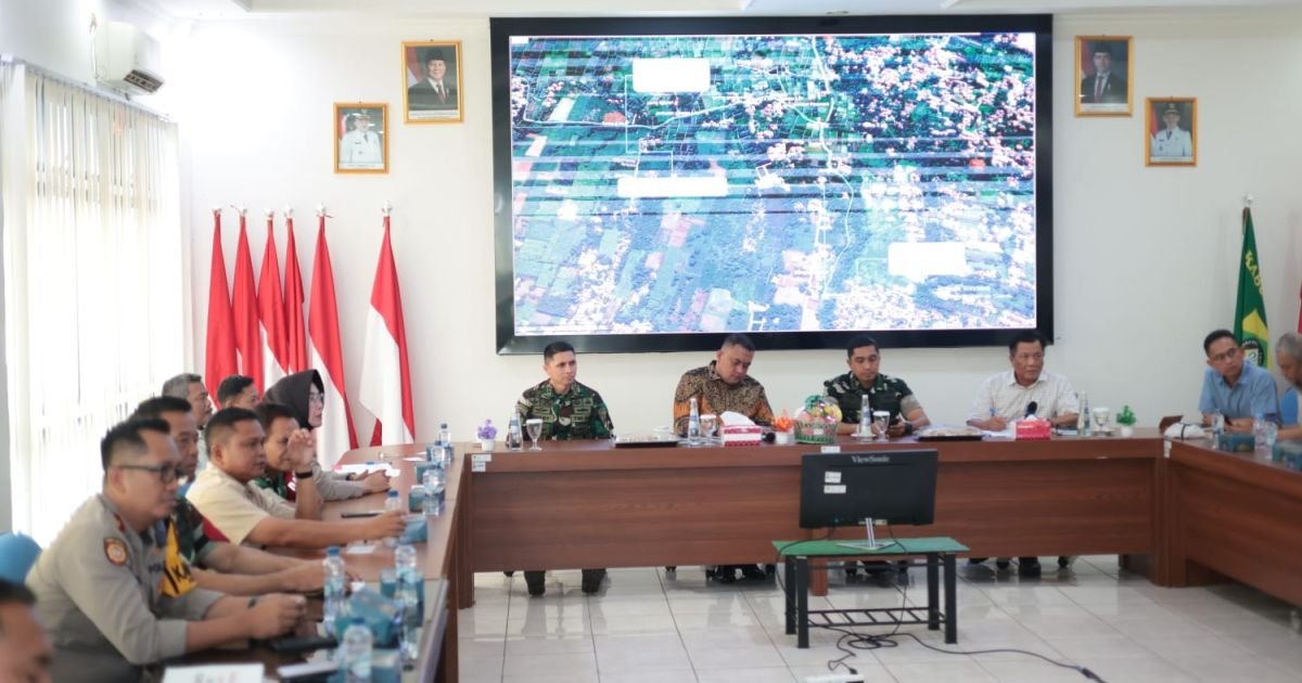 Bupati Bogor Komitmen Tangani Banjir Bogor Utara Lewat Normalisasi Irigasi