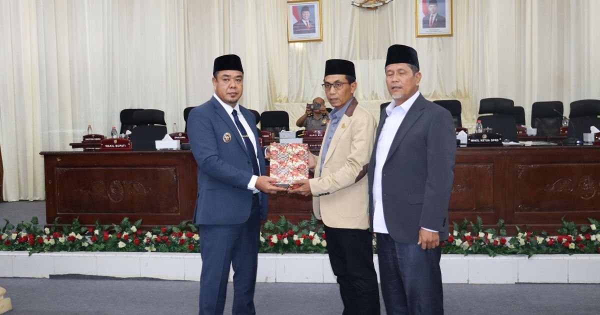 DPRD Batu Bara Paripurna Penyampaian Nota Raperda APBD Tahun 2025
