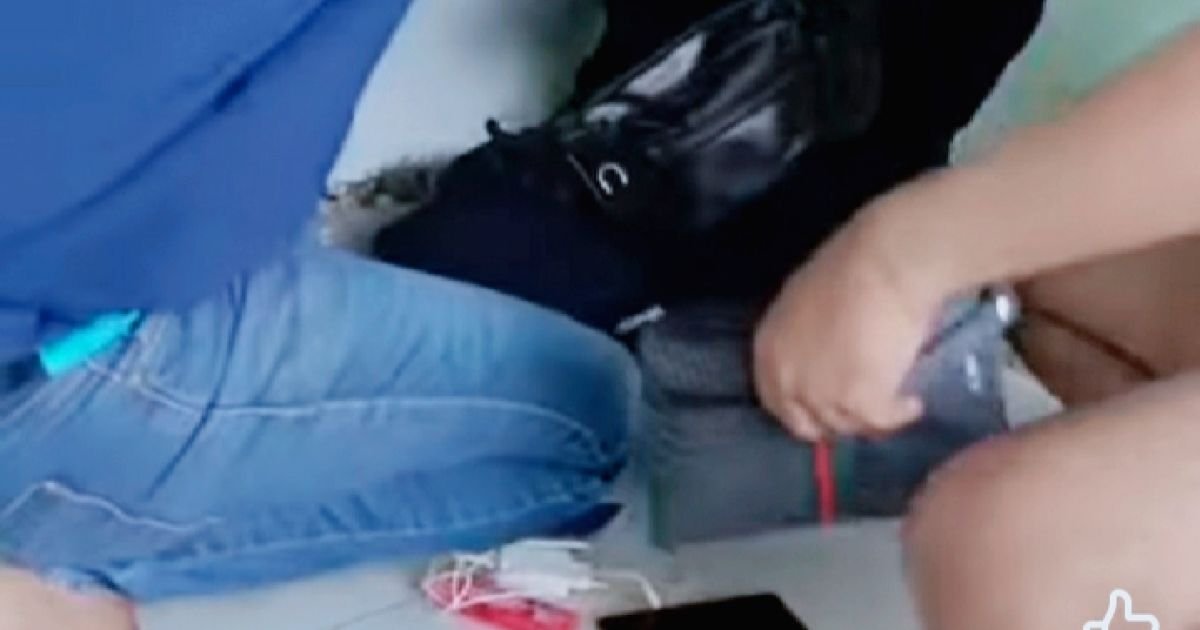 Ket Foto  : Petugas Satresnarkoba Polres Labuhan Batu Provinsi Sumatra Utara Razia Lapas Labuhan Bilik