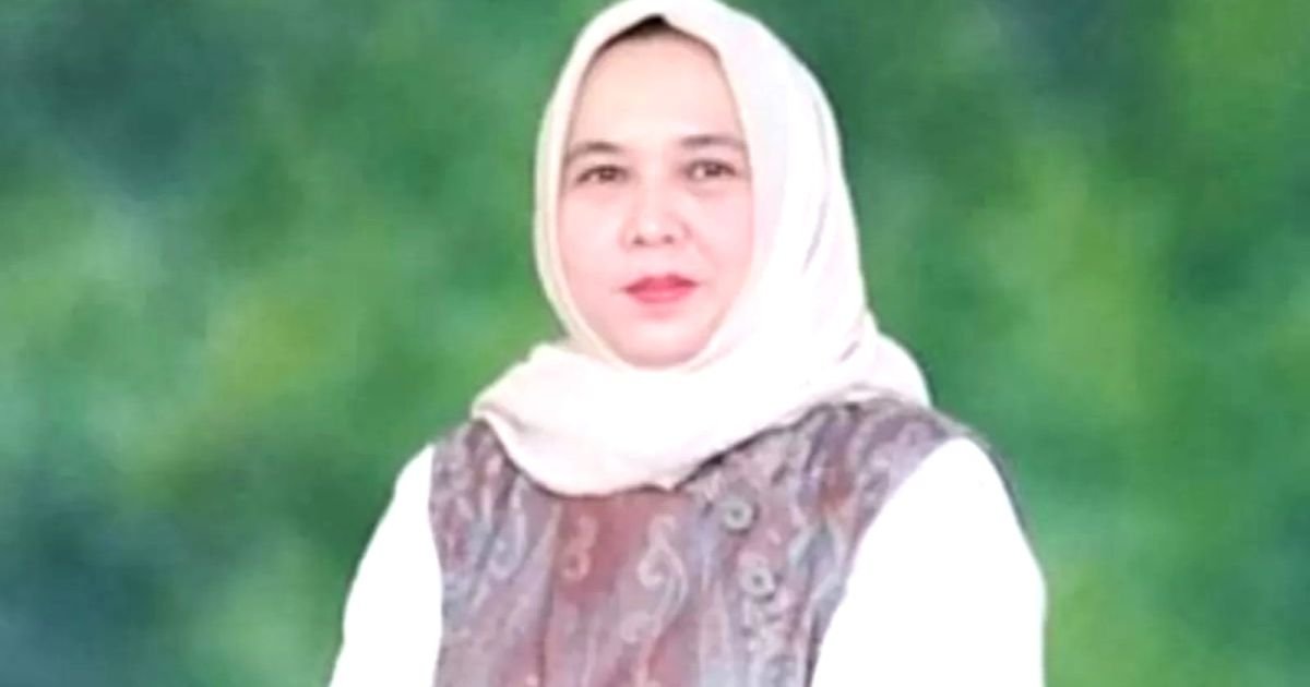 Bukti Kepedulian Terhadap Masyarakat, Hajah Qonita Lutfiyah Salurkan Bantuan Bedah Rumah untuk Guru Ngaji