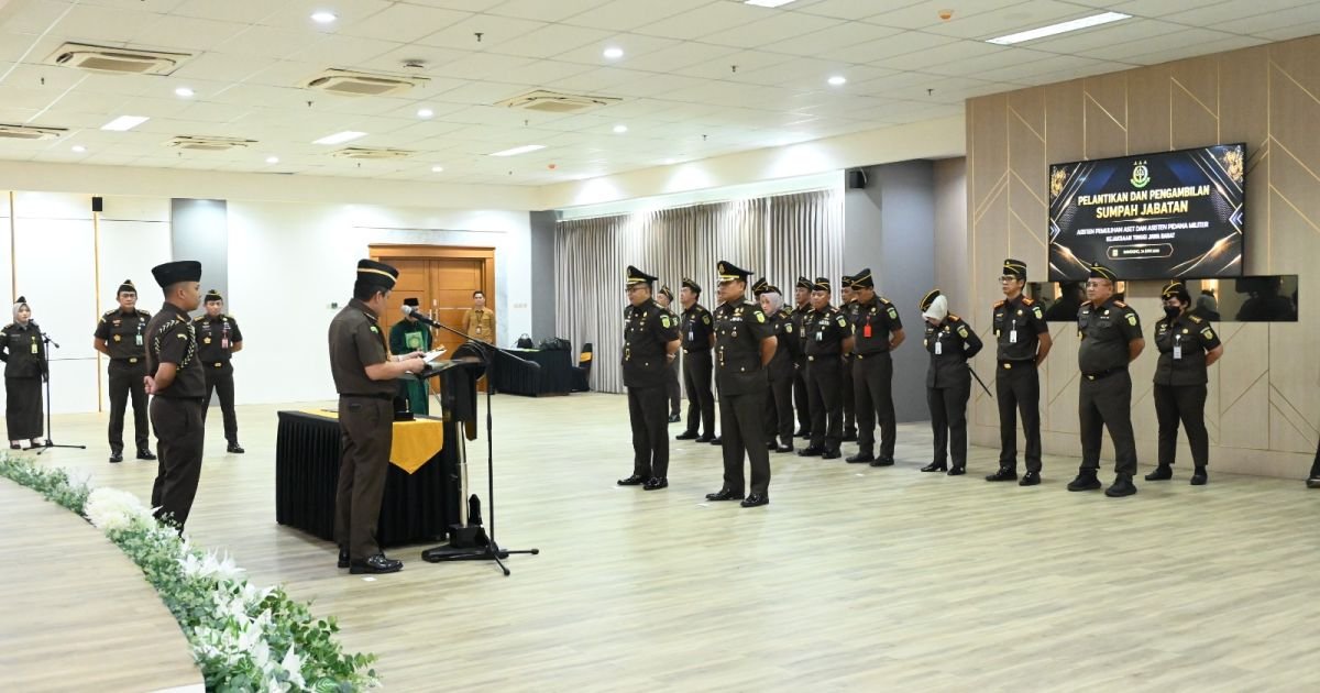 Kajati Jabar Lantik Asisten Pemulihan Aset dan Asisten Pidana Militer pada Kejaksaan Tinggi Jawa Barat