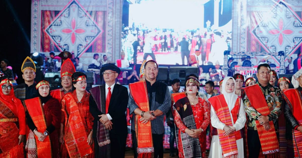 Pererat Silaturahmi  Antardaerah, Bupati Batu Bara Sorong Tradisi Mengulosi di PSBD VI Asahan