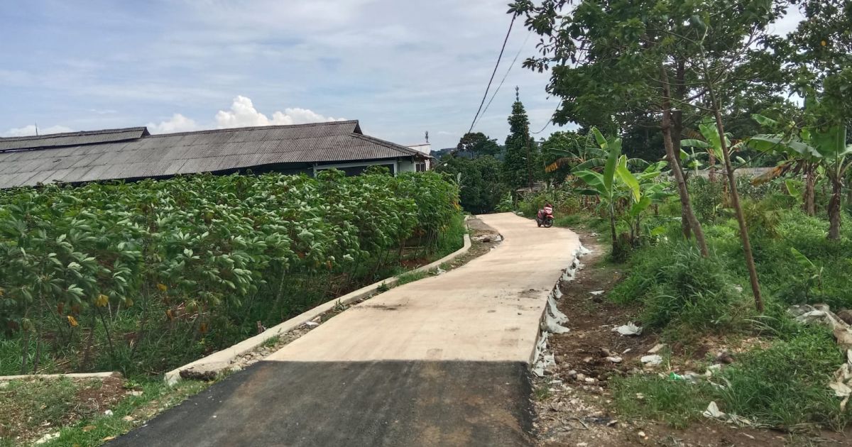 Kerjasama Dengan Pihak Ketiga, Pengerjaan Samisade Jalan Desa Cibalung Asal-asalan