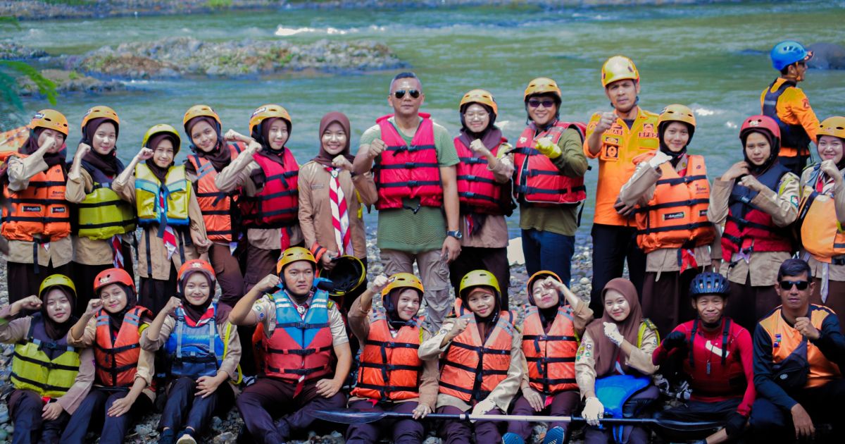 Aksi Bersih di Sungai Ciliwung, 1,8 Ton Sampah Berhasil Diangkut