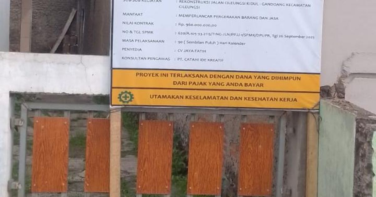 Belum Digunakan Proyek Rekontruksi Jalan Cileungsi Kidul - Gandoang Sudah Retak-retak