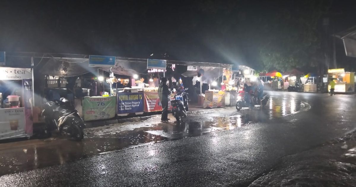 Trotoar Alun-alun Jonggol Dipenuhi PKL, Pemerintah Kecamatan Tutup Mata