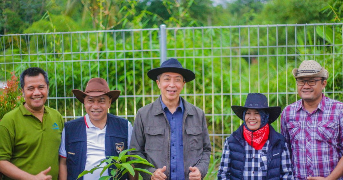 Dedie Rachim Terima Penghargaan Sebagai Wali Kota Inovatif, Kolaboratif, dan Kepeduliannya Atas Lingkungan