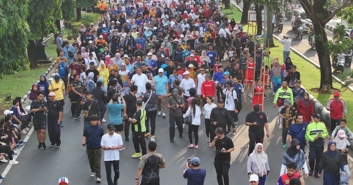 Ribuan Warga Memanfaatkan Momentum CFD untuk Berolahraga Bersama Bupati Bogor Rudy Susmanto