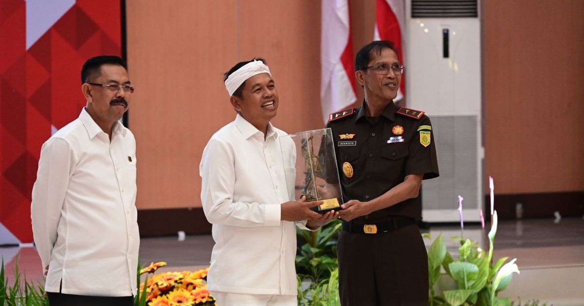 Terkait Pelaksanaan Pidana Kerja Sosial  Penandatanganan Kerjasama Kejati Jabar dengan Pemerintah Provinsi Jabar