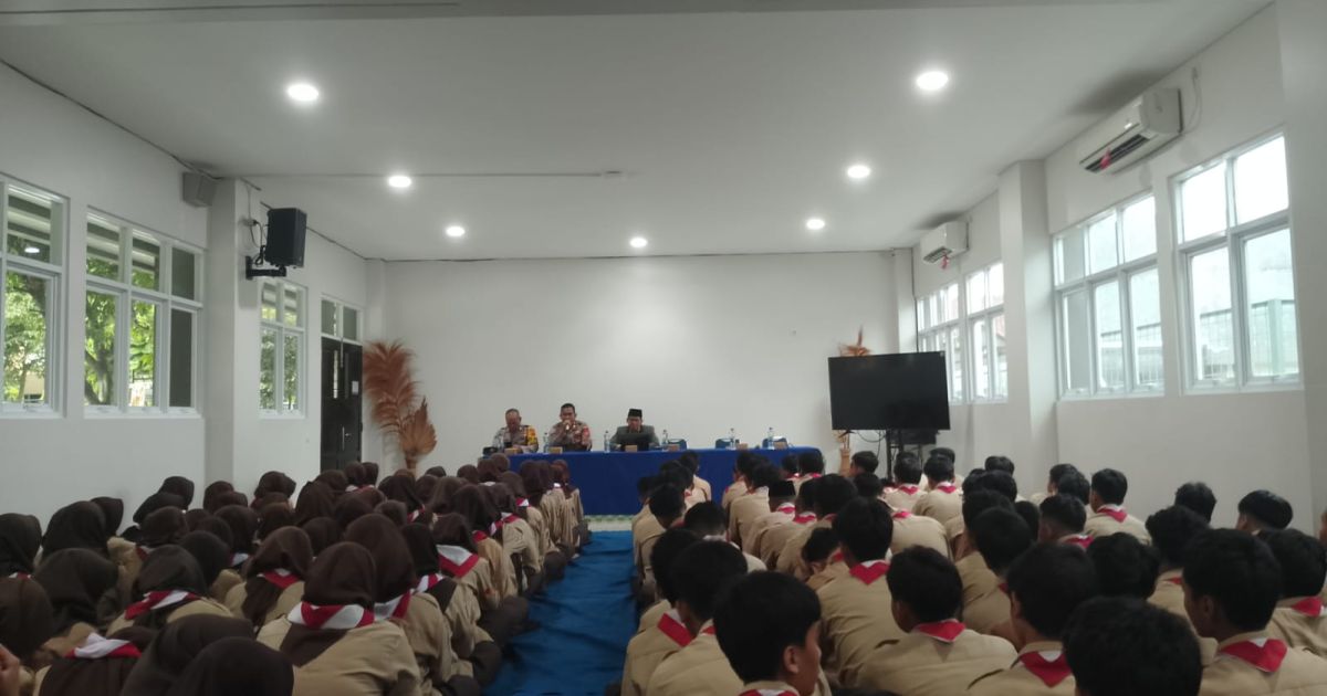 Polres Bogor Sosialisasikan SPMB SMA Kemala Taruna Bhayangkara tahun ajaran 2026–2027 di SMP Al-Azhar Syifa Budi