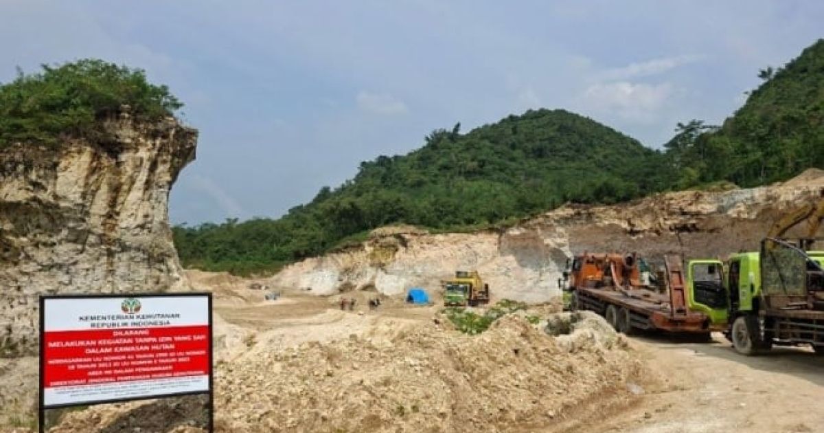 ‎Marak Pertambangan Ilegal di Klapanunggal, Asper Perhutani Tutup Mata ?