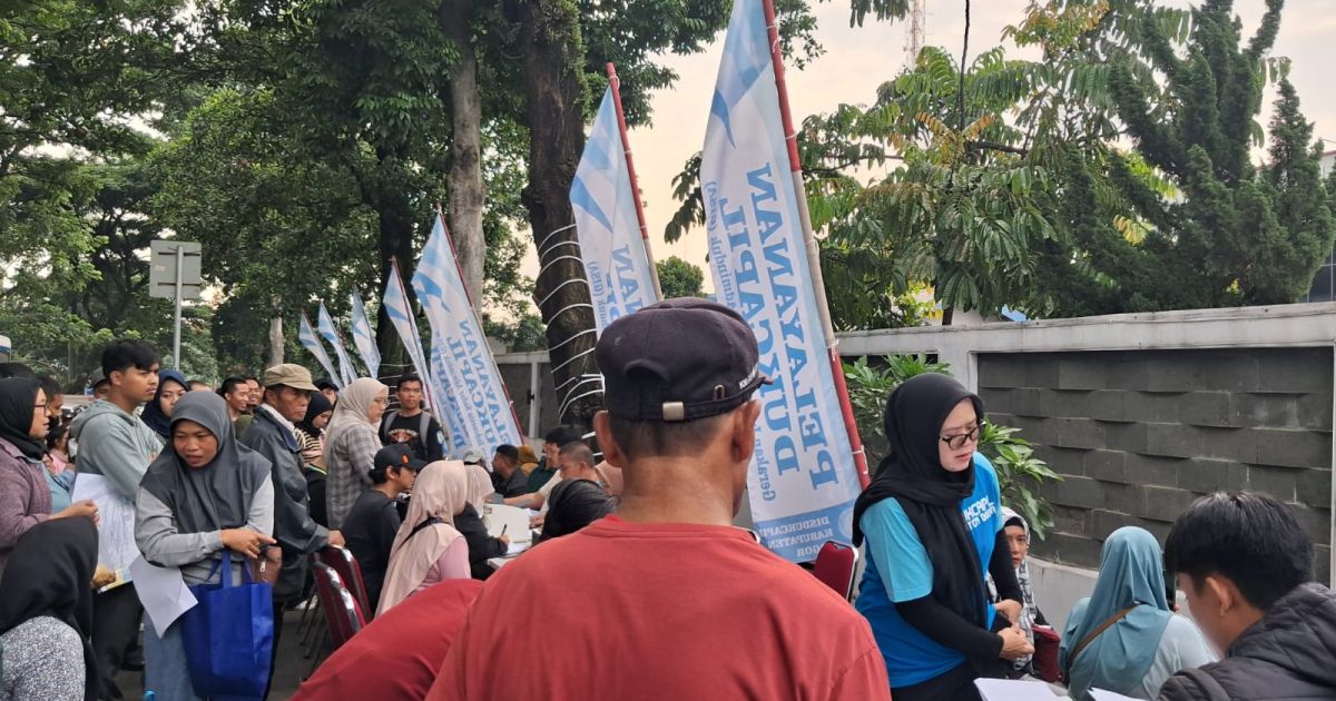 Layanan Administrasi Kependudukan di  CFD Tegar Beriman Diserbu Masyarakat