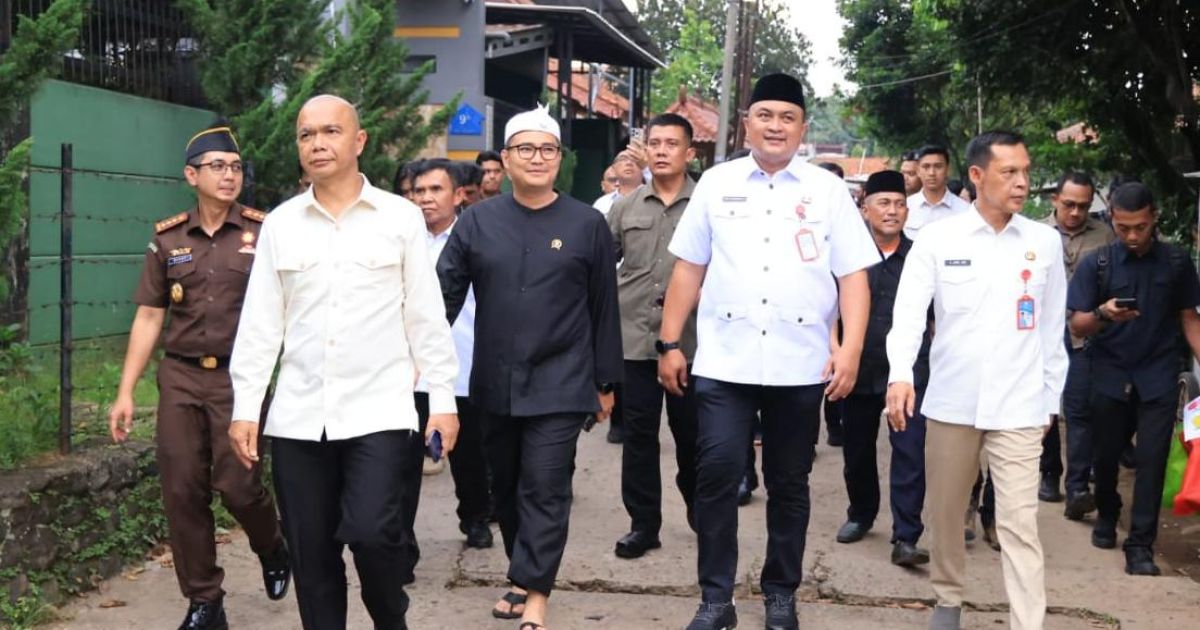 Pendidikan Inklusif, Bupati Bogor Berikan Dukungan Nyata Bersama Kajari Beri Bantuan Ke Sekolah Alam Disabilitas Permadani Cibinong