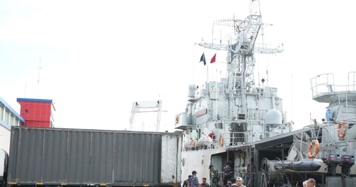 TNI AL Kerahkan KRI dan Bantuan Kemanusiaan Skala Besar ke Aceh, Sumatera Utara, dan Sumatera Barat