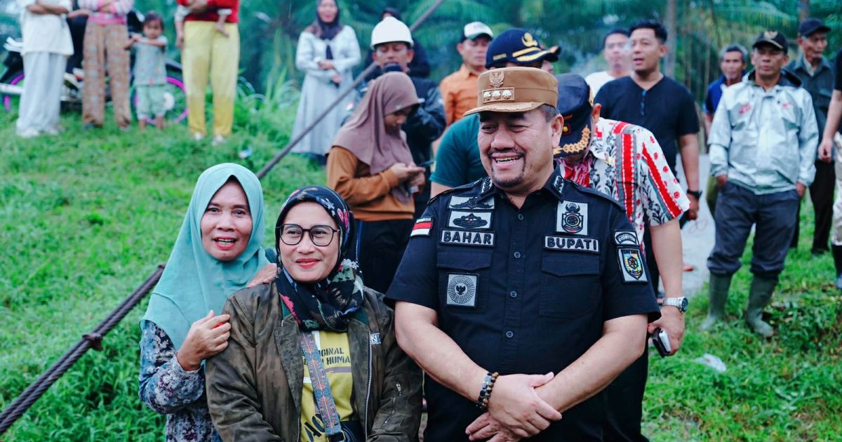 Jembatan Gantung Kandangan Nyaris Putus, Bupati Baharuddin Pastikan Perbaikan Dilakukan Secepat Mungkin