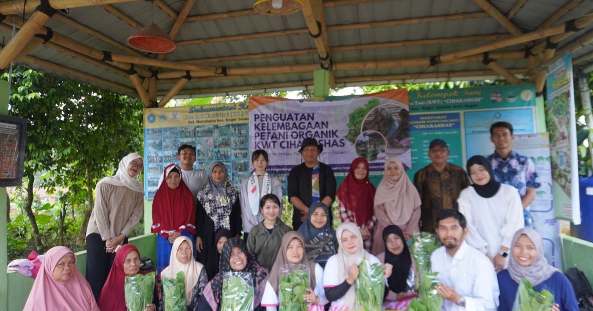 Kolaborasi Prodi PPP IPB dan KWT Ciharashas Perkuat Praktik Pertanian Higienis