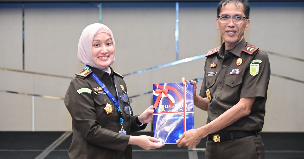 Kajati Jabar Melaksanakan Rapat Kerja Daerah Wilayah Hukum Kejaksaan Tinggi Jawa Barat Tahun 2025