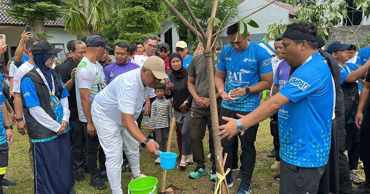Bupati Bogor Gerakan Hijaukan Bumi, Birukan Langit Melalui Penanaman Pohon dan IKA 5KMA Run 2025