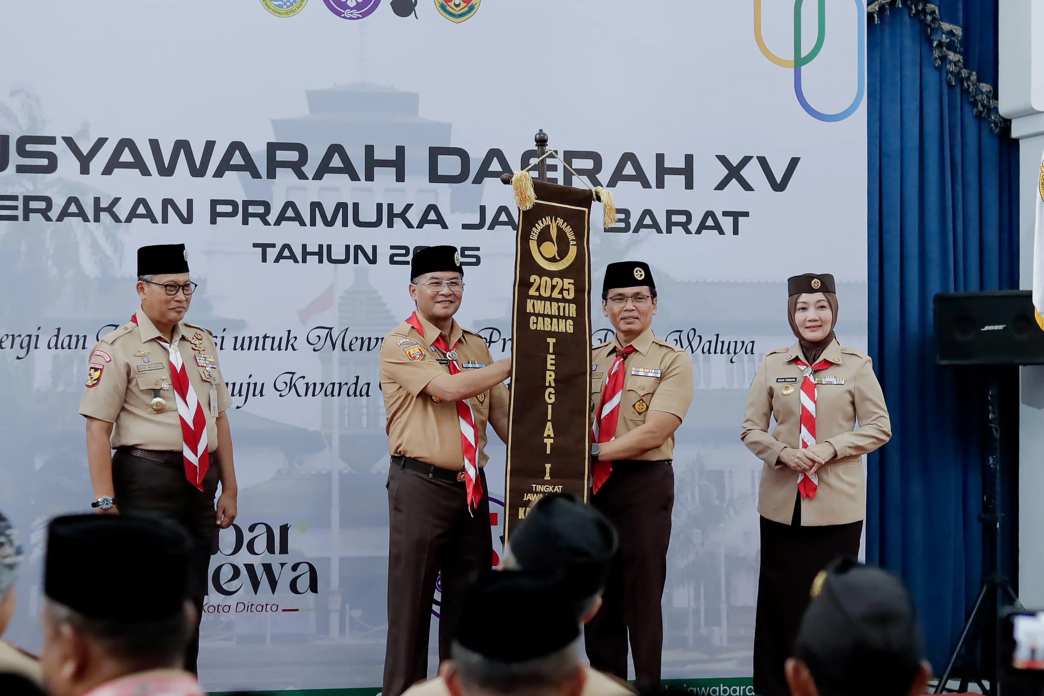 Bupati Bogor dan Pramuka Kwarcab Kabupaten Bogor Raih Penghargaan Dari Gerakan Pramuka Jawa Barat 2025