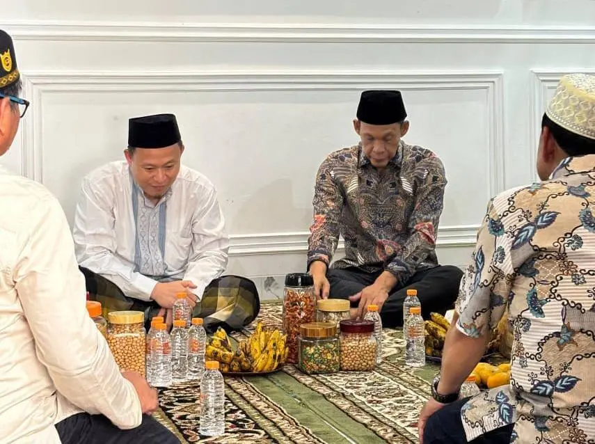 Wakil Bupati Bogor Berangkatkan Santri PMUQI Umroh