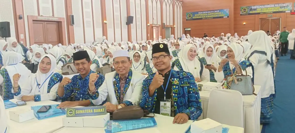50 Anggota dari Sumatera Barat mengikuti ,Rakernas IV BKMT 2025 di Pondok Gede