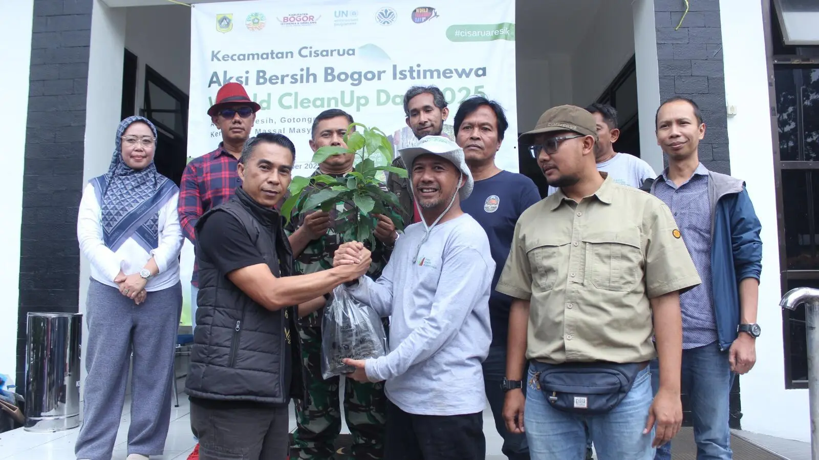 PT BAP Gandeng BMSN Bagi-Bagi Bibit Gratis Diperingatan World Cleanup Day 2025