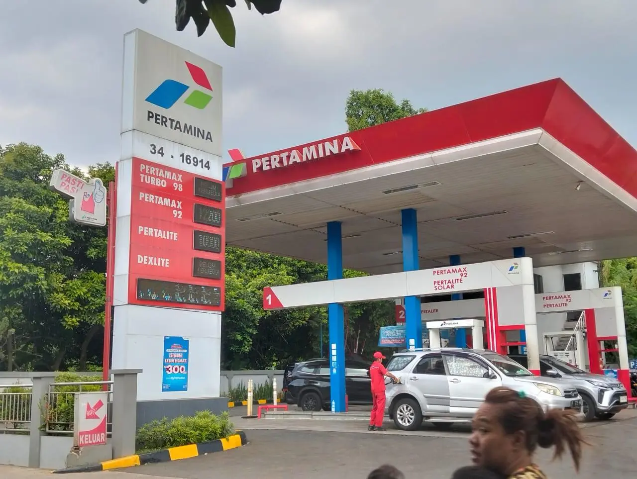 SPBU 34.16914 Gunung Putri Disorot, Mafia BBM Subsidi Beraksi Terang-Terangan