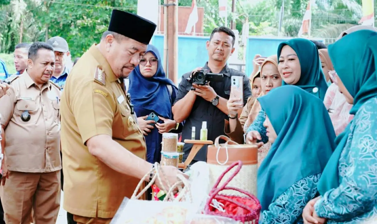 Berlayar di Datuk Tanah Datar, Bupati dan Wabup Batu Bara Ikut Cek Kesehatan Gratis