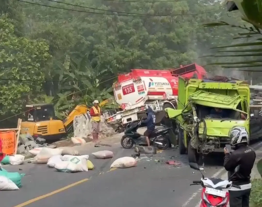 Akibat Rem blong Truk Tangki Pertamina di Cilame,Tabrak Sejumlah Kendaraan