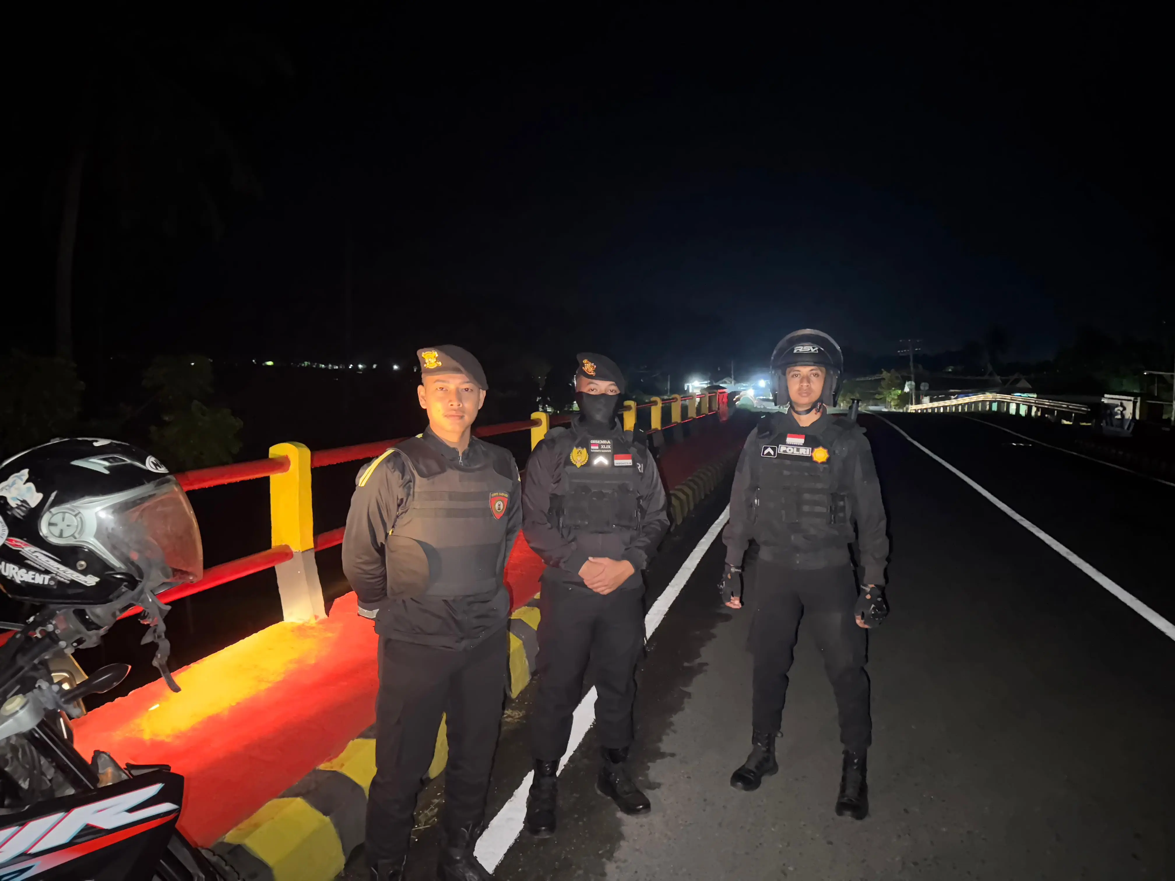 Cegah terjadinya kejahatan di jam rawan sat samapta polres pesisir barat melaksanakan patroli rutin