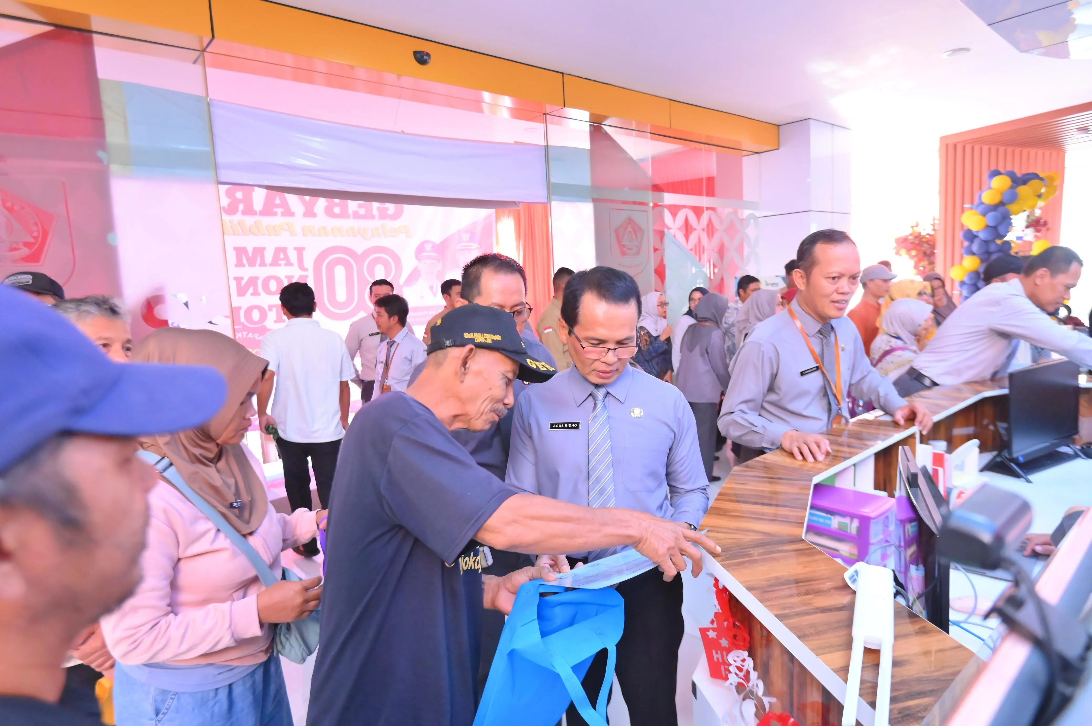 Pemkab Bogor Hadirkan Layanan Publik 80 Jam Non Stop Untuk Masyarakat