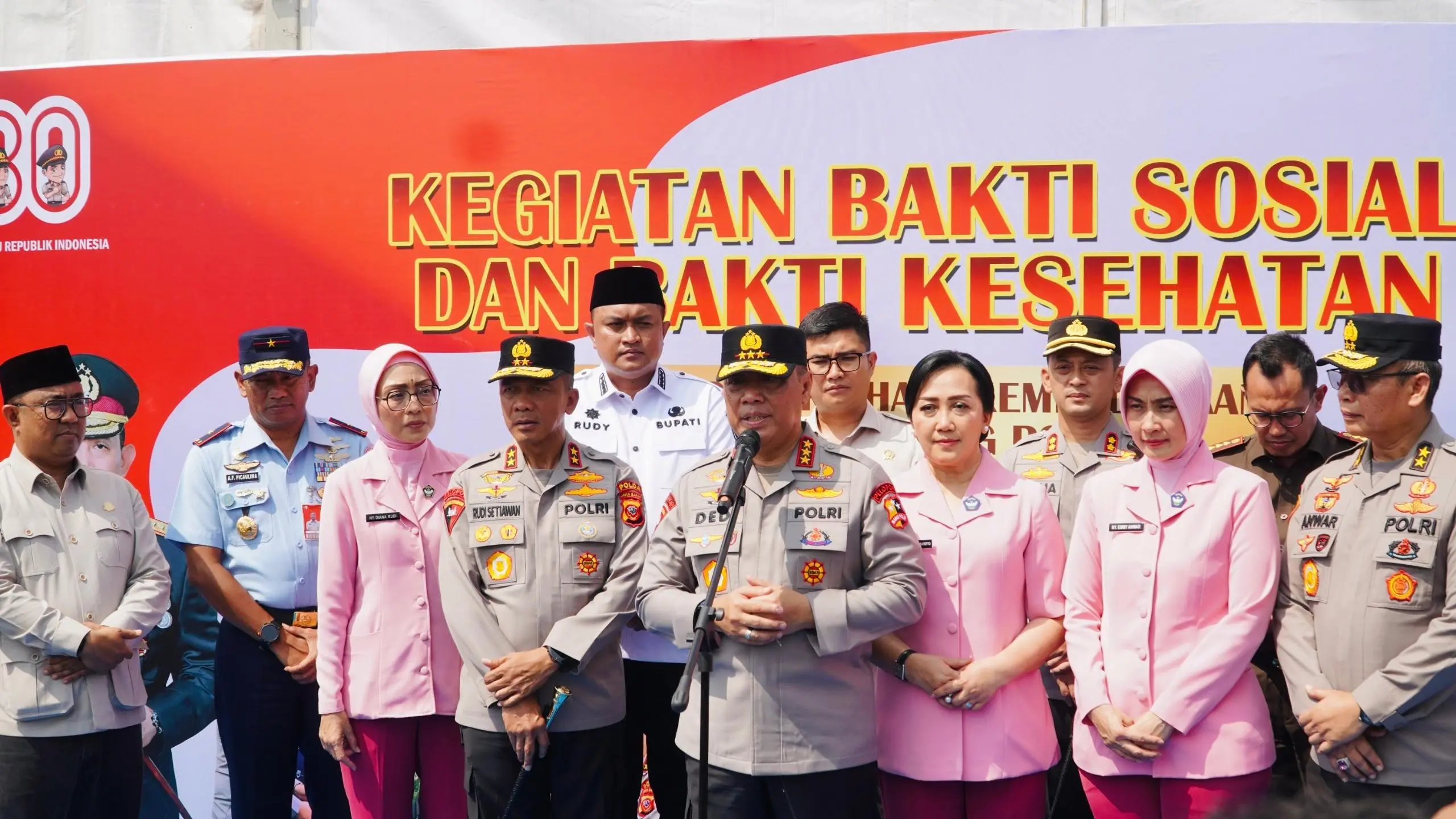 Wakapolri Gelar Bakti Sosial dan Kesehatan di Kab. Bogor