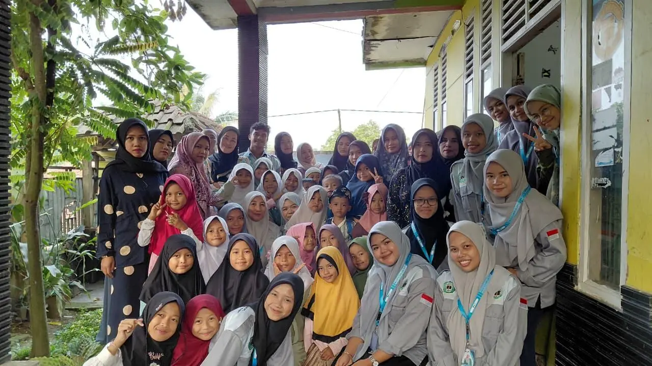 Sosialisasi Inovasi Makanan Sehat: Puding Kelor dan Abon Ikan Kembung untuk Generasi Emas Bebas Stunting