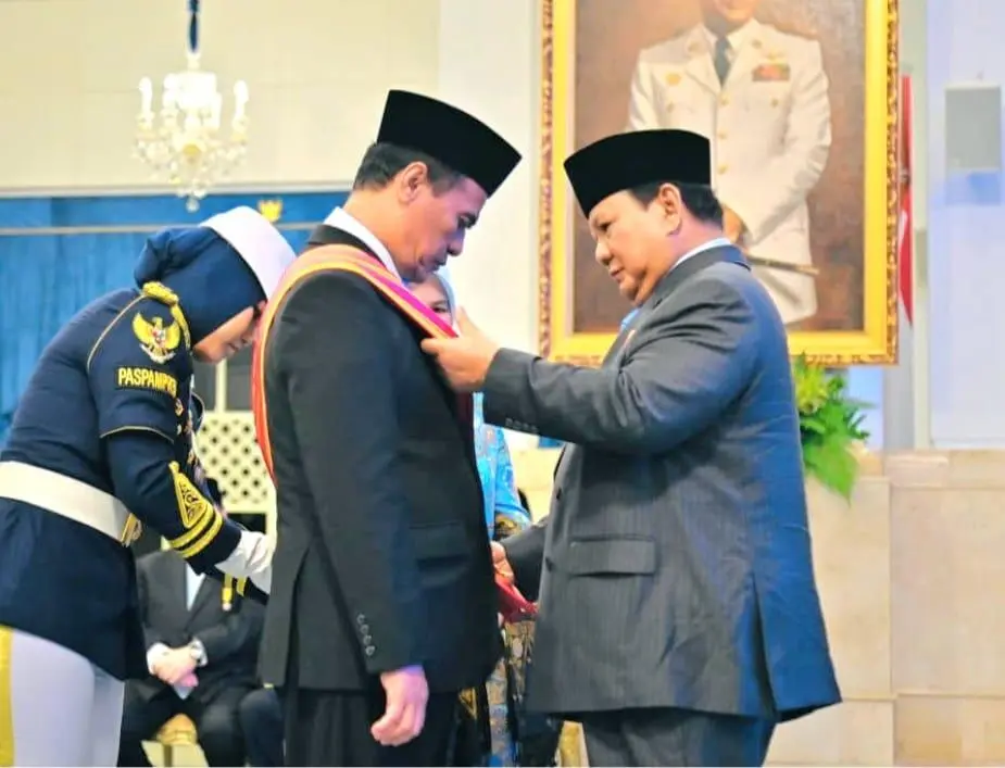 Mentan Amran Terima Anugerah Bintang Mahaputra Adipurna dari Presiden Prabowo