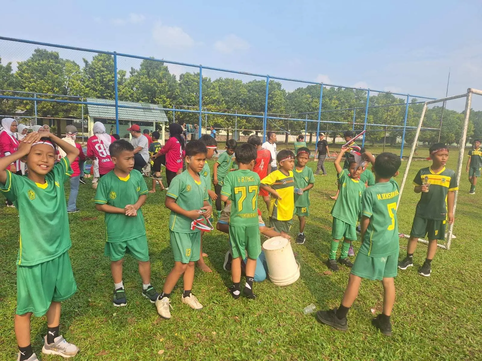 Dalam rangka memeriahkan HUT RI ke 80 SSB Kabomania Muda adakan bermacam-macam lomba ,Peserta orang tua dan anak SSB KU 202-2019