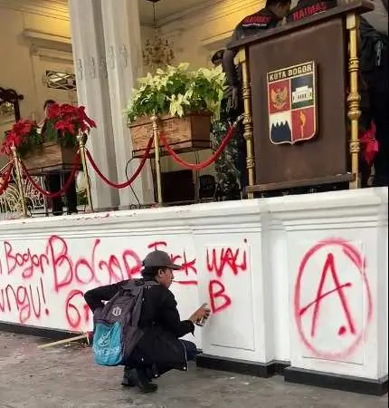Vandalisme Saat Demo, Bangunan Cagar Budaya di Balaikota Bogor Rusak