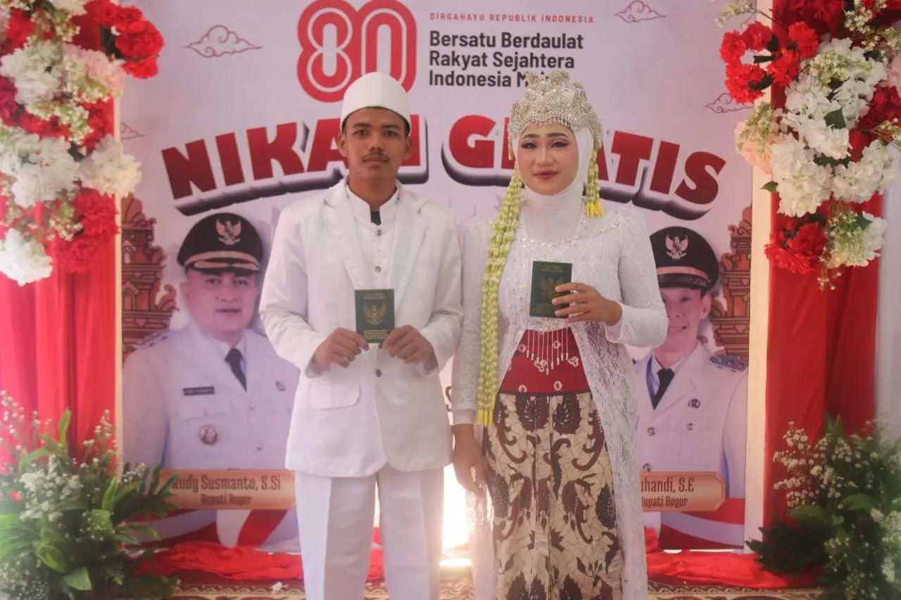 53 Pasangan Ikuti Nikah Gratis di Kecamatan Sukamakmur Resmi Jadi Suami Istri