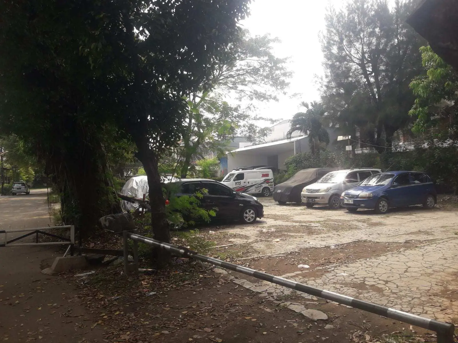 Diisukan Fasosum, Lahan Milik Lasmian Nainggolan Di Jalan Naga Raya Duren Sawit Dimanfaatkan Oknum