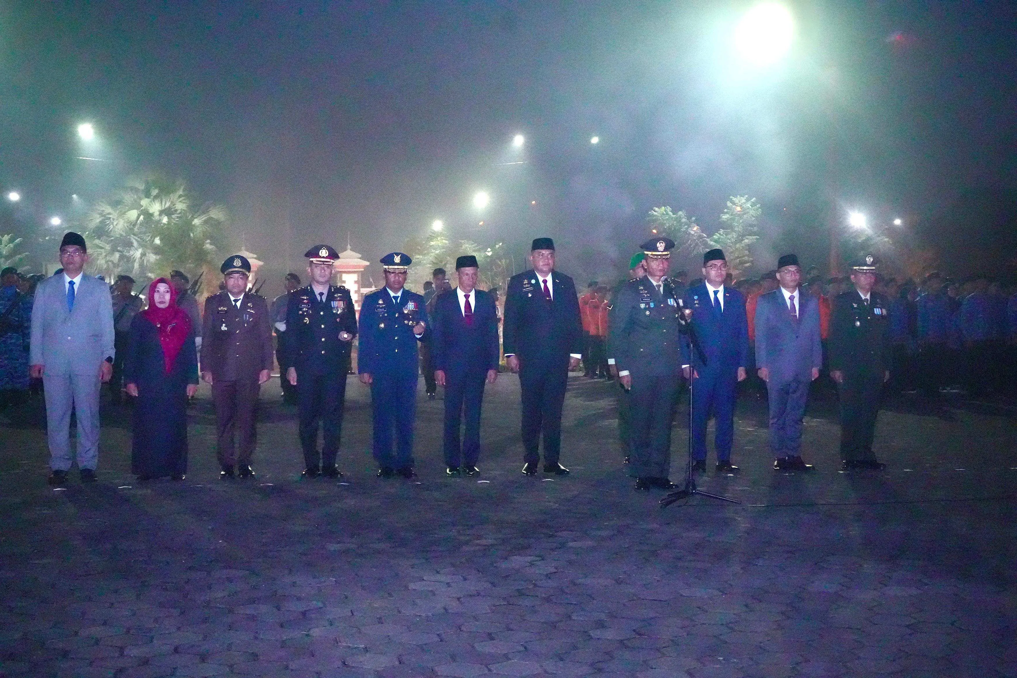 Rudy Susmanto Mengikuti Upacara Kehormatan dan Renungan Suci Doakan Pahlawan Yang Gugur Demi Bangsa Dan Negara