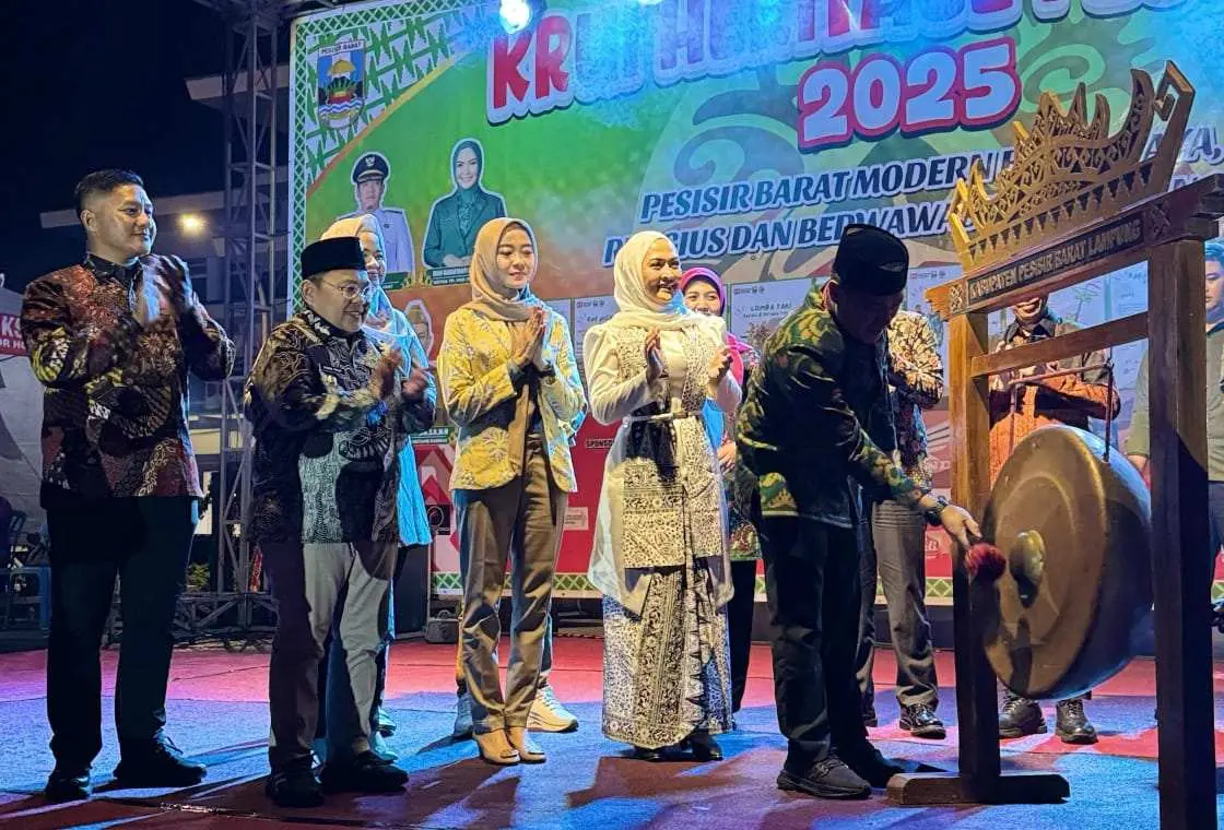 Kapolres Pesisir Barat Hadiri Opening Krui Heritage Festival 2025