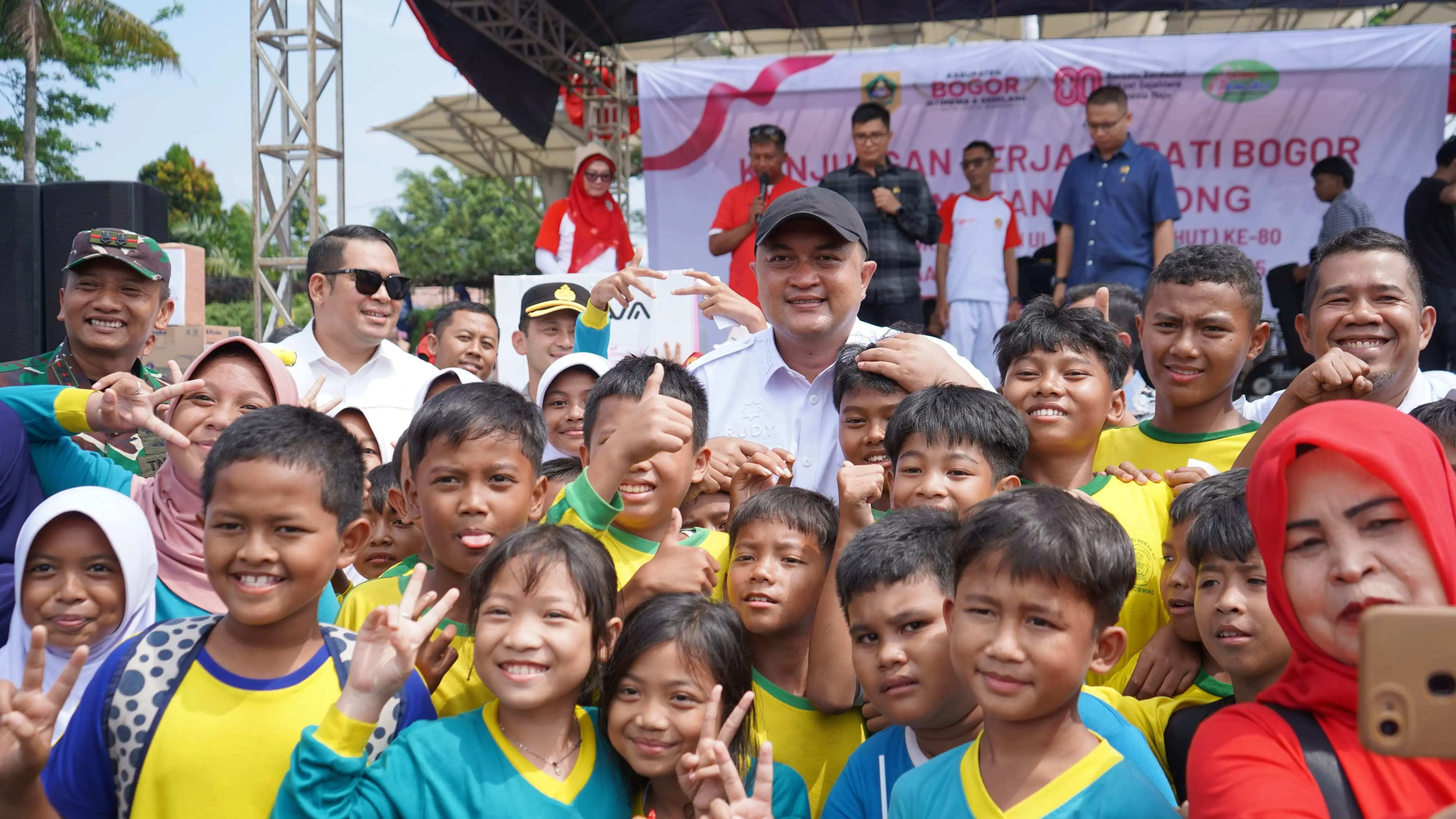 Gebyar Pelayanan Publik Terpadu di Cibinong di Kunjungi Bupati Bogor Rudy Susmanto