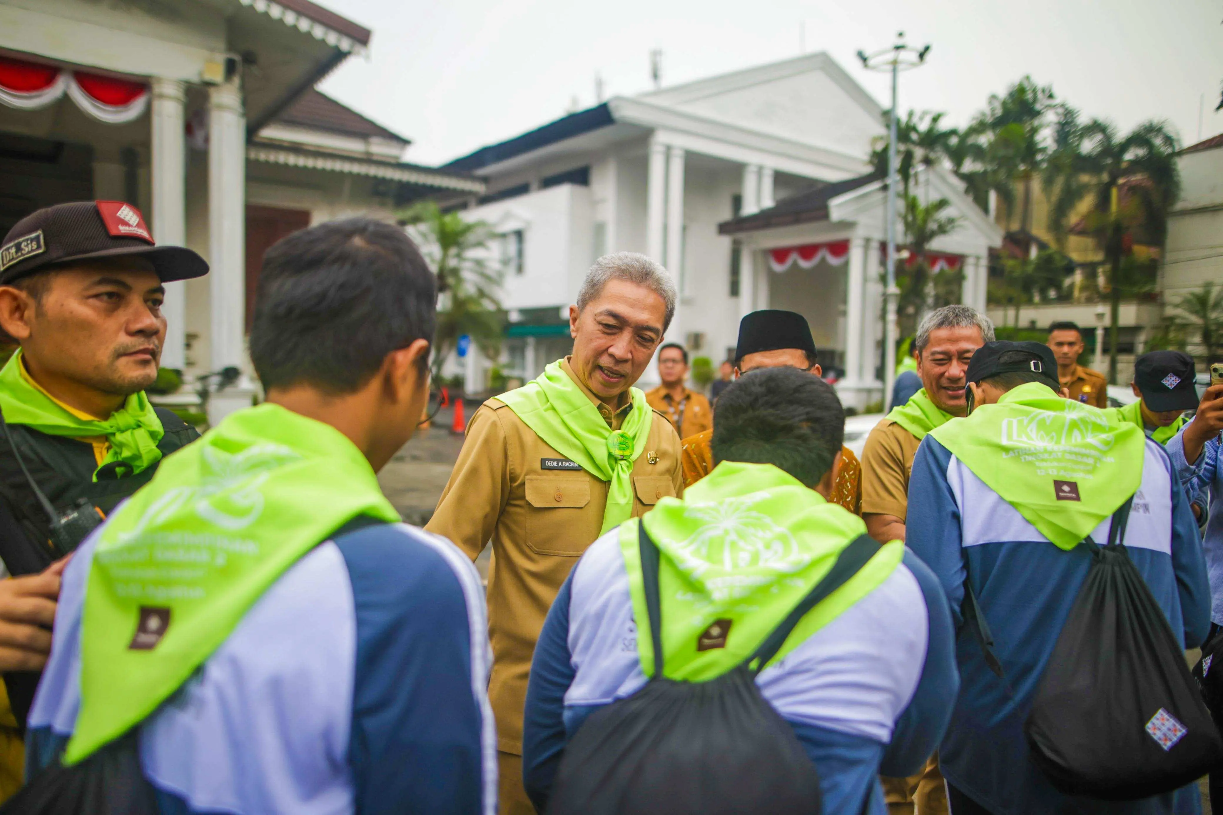 Latihan Kepemimpinan, Dedie Rachim Lepas 100 Siswa Insantama 