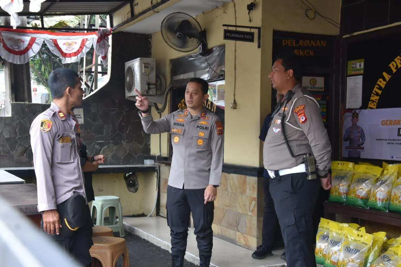 Kapolres Bogor Tinjau Polsek Cibungbulang Dan Polsek Ciampea, Pastikan Pelayanan Prima
