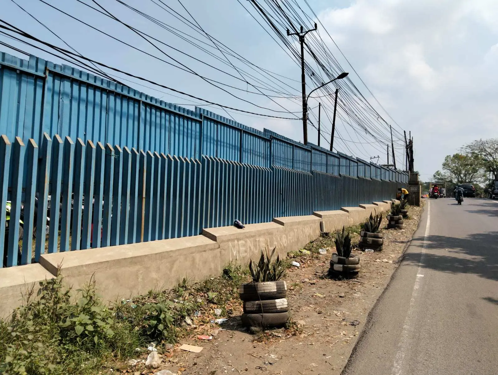 Aktivis Desak Penertiban Gudang Aqua yang Diduga Serobot Ruas Milik Jalan di Jonggol