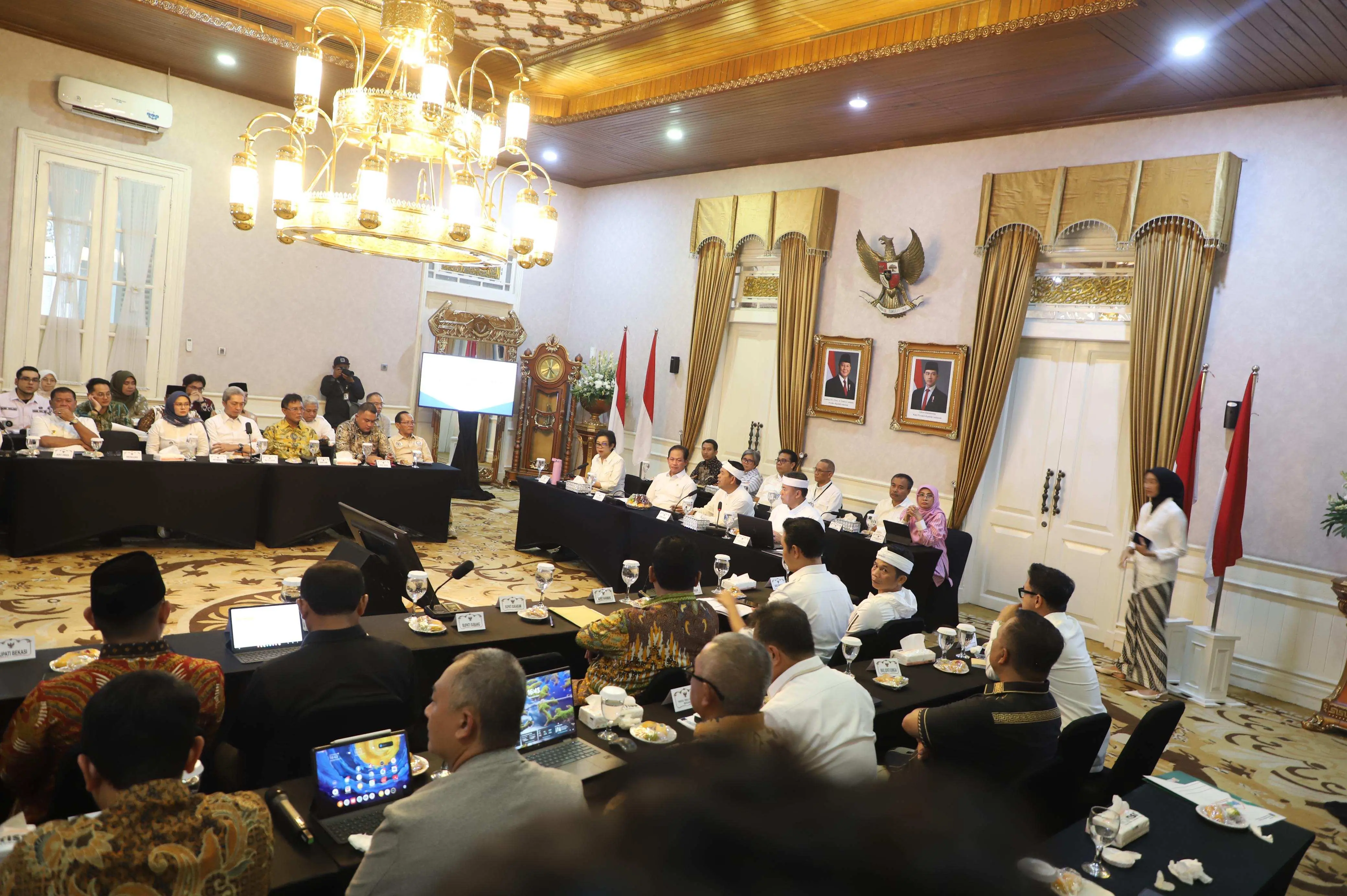Bupati Bogor Hadiri Rapat Koordinasi Penanganan Sampah Bersama Menteri Lingkungan Hidup RI