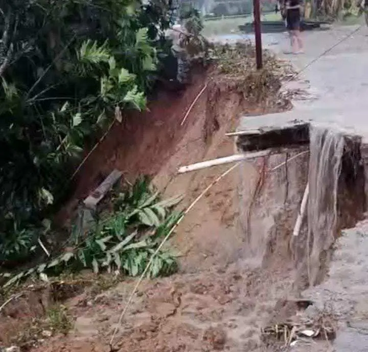 Curah Hujan Tinggi Sebabkan Longsor di Wilayah Desa Curug Jasinga Kades Curug Minta Pemkab Bogor Segera Bertindak 