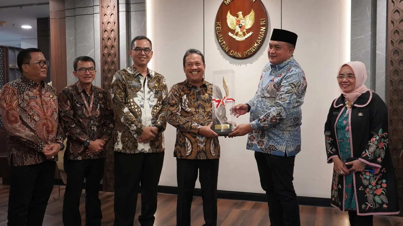 Bupati Bogor Perkuat Sinergi Dengan KPP RI Untuk Optimalkan Pengembangan Kawasan Minapolitan dan Raiser Ikan Hias